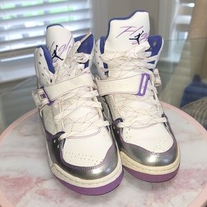 Jordan Flight 45 GS size 5